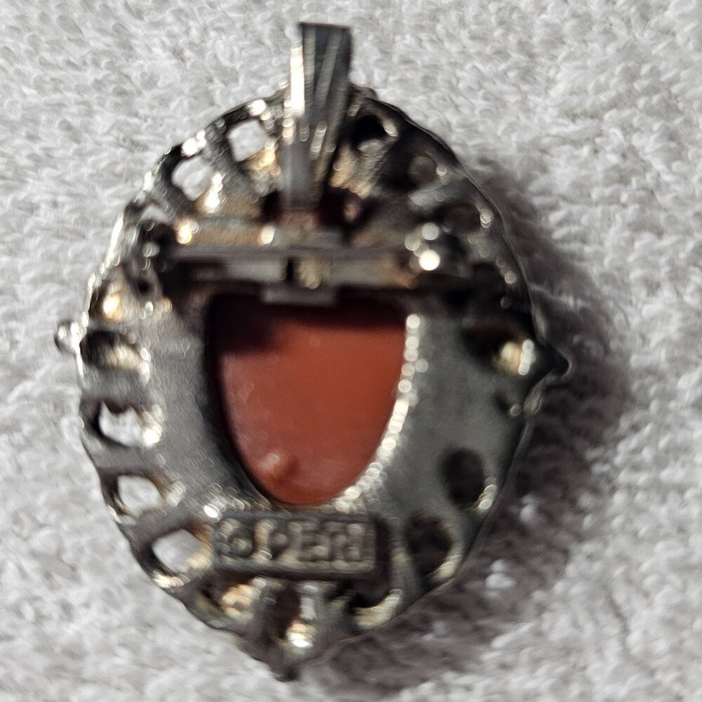 Vintage Signed PERI Cameo Brooch - Picture 2 of 6